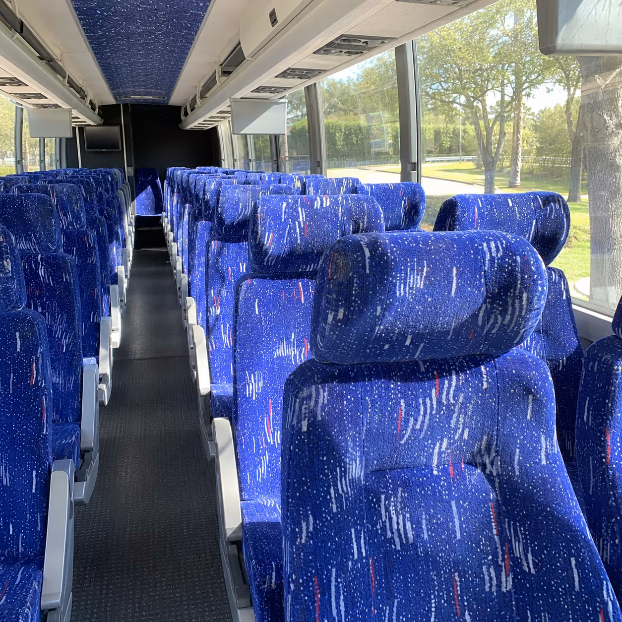 middle georgia regional airport mcn charter bus pickups and drop offs